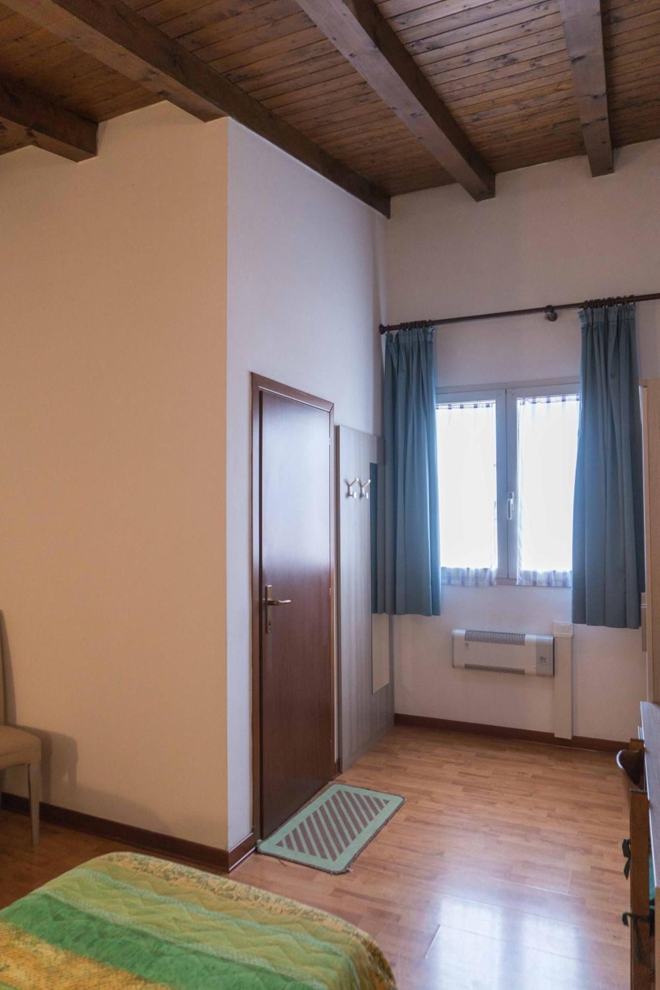 Ristorante Albergo Al Donatore Teor Room photo
