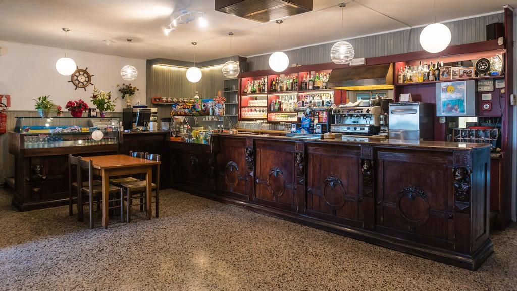 Ristorante Albergo Al Donatore Teor Exterior photo